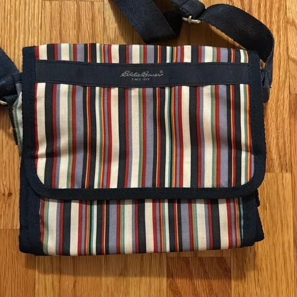 Eddie Bauer crossbody - Picture 2 of 7